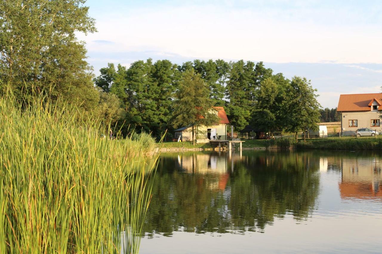 Agrowczasy Nad Stawem Vila Gartatowice Exterior foto